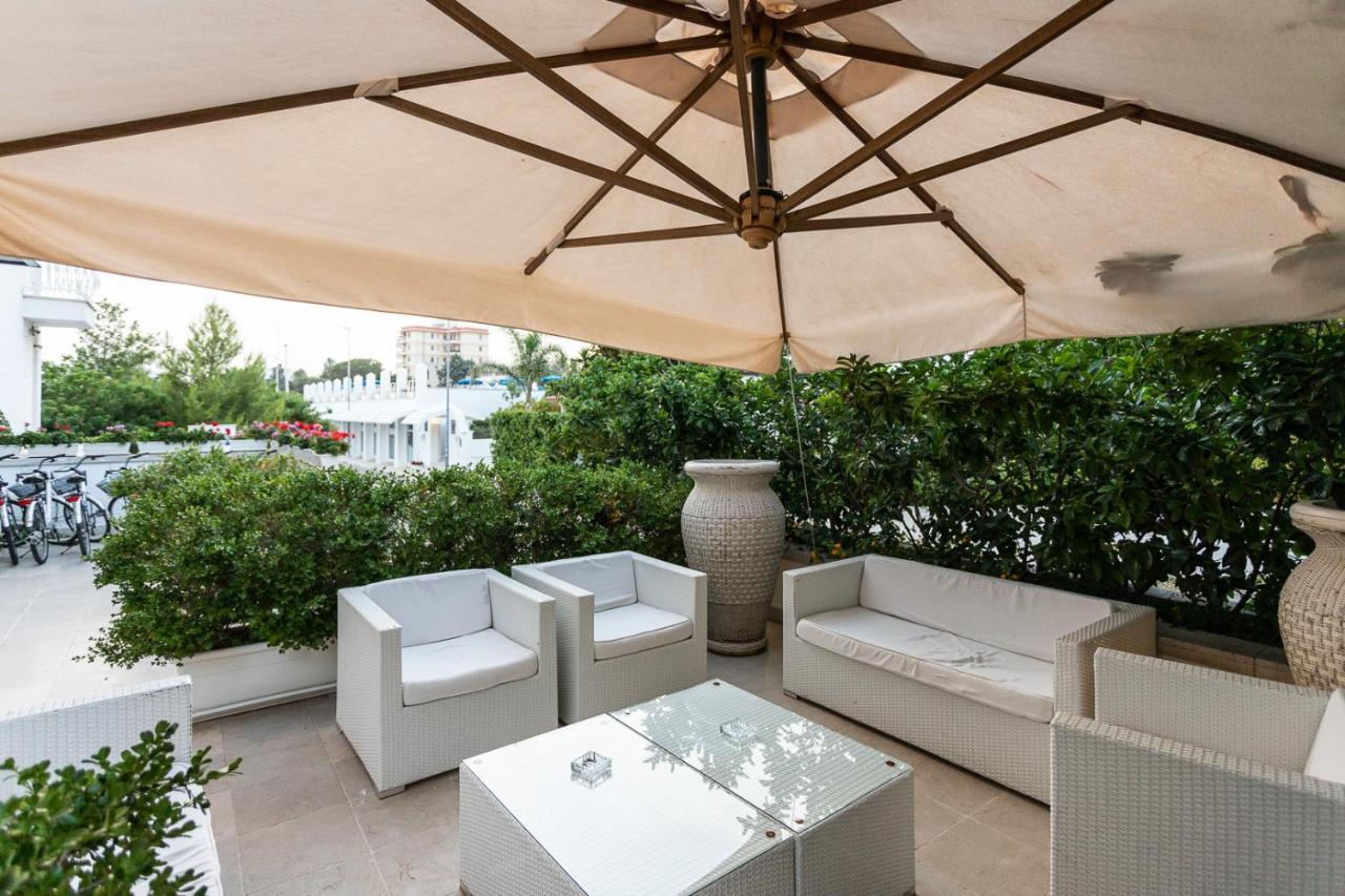 Club Azzurro Hotel & Resort Порто-Чезарео Екстер'єр фото