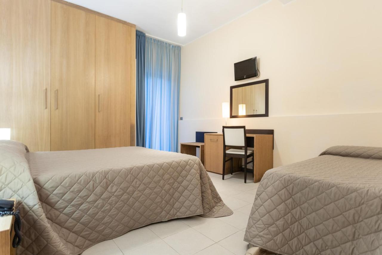 Club Azzurro Hotel & Resort Порто-Чезарео Екстер'єр фото