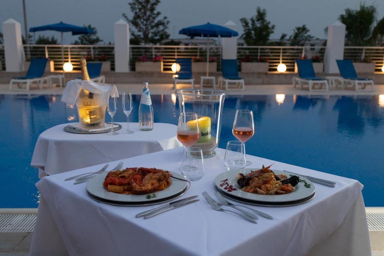 Club Azzurro Hotel & Resort Порто-Чезарео Екстер'єр фото