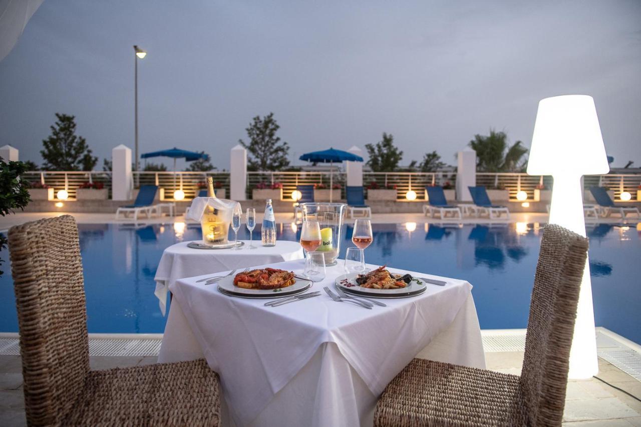 Club Azzurro Hotel & Resort Порто-Чезарео Екстер'єр фото