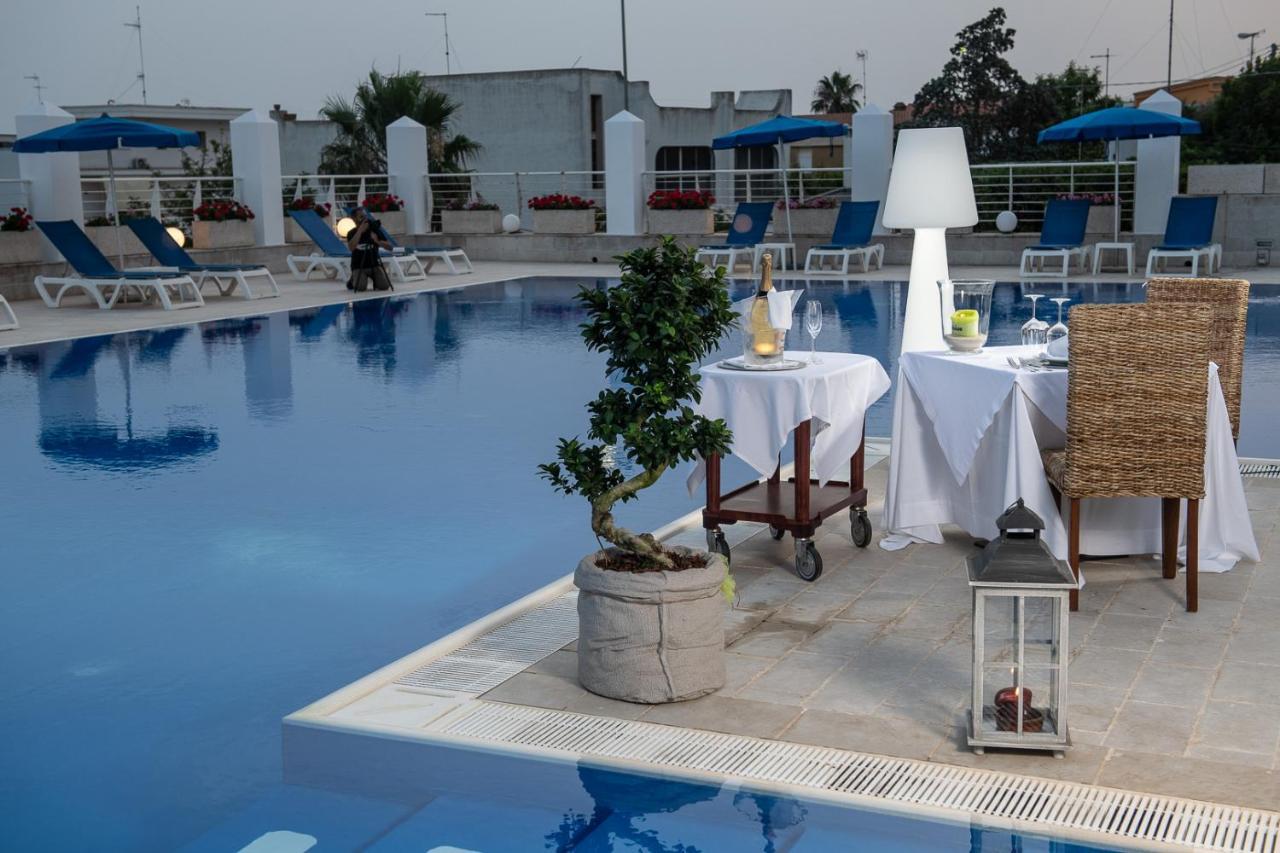 Club Azzurro Hotel & Resort Порто-Чезарео Екстер'єр фото