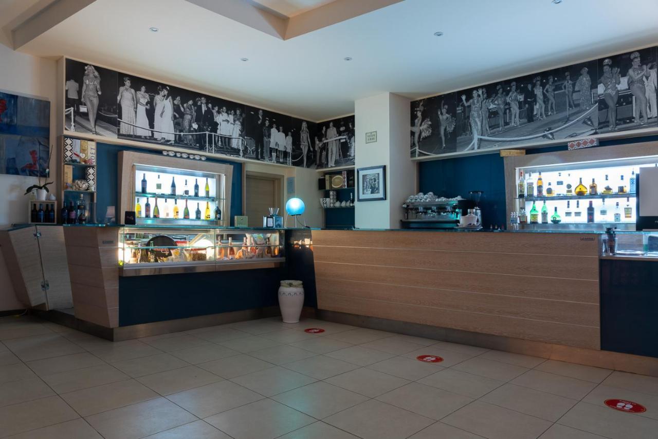 Club Azzurro Hotel & Resort Порто-Чезарео Екстер'єр фото
