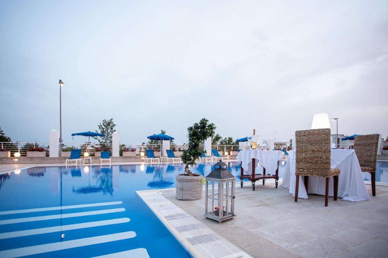 Club Azzurro Hotel & Resort Порто-Чезарео Екстер'єр фото